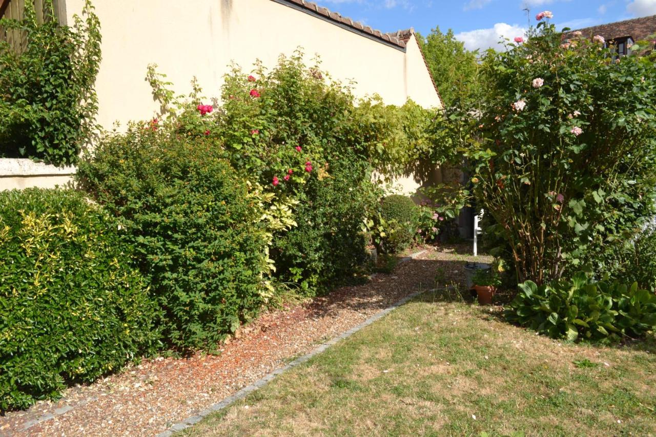 L'Essentiel De Chartres Apartment Exterior photo
